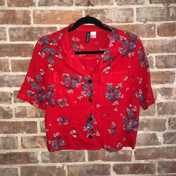H&M Tops - Red Short Sleeve Button Down with Blue Flowers